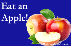 Juneau chiropractic care encourages healthy diets full of fruits and veggies, so enjoy an apple the apple season!
